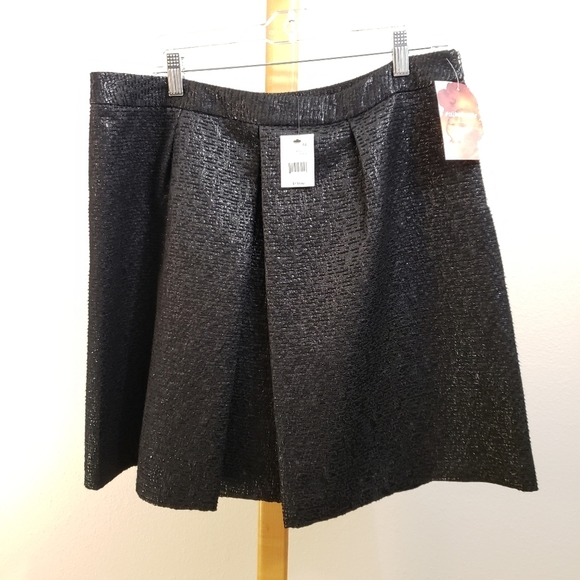 Tahari Dresses & Skirts - Tahari skater mini skirt metallic side zip pleat